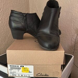 Clark’s Black Leather Booties size 9 M